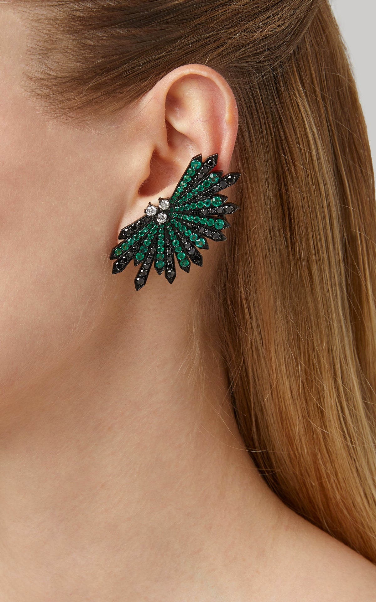 Penacho Emerald Stud Earrings in 18K Gold | Colette Jewelry