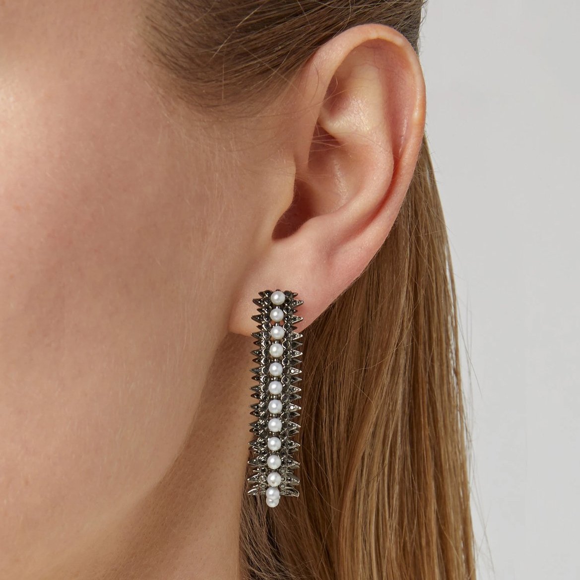 Spike Hoop Pearl Earrings in 18K Gold | Colette Jewelry