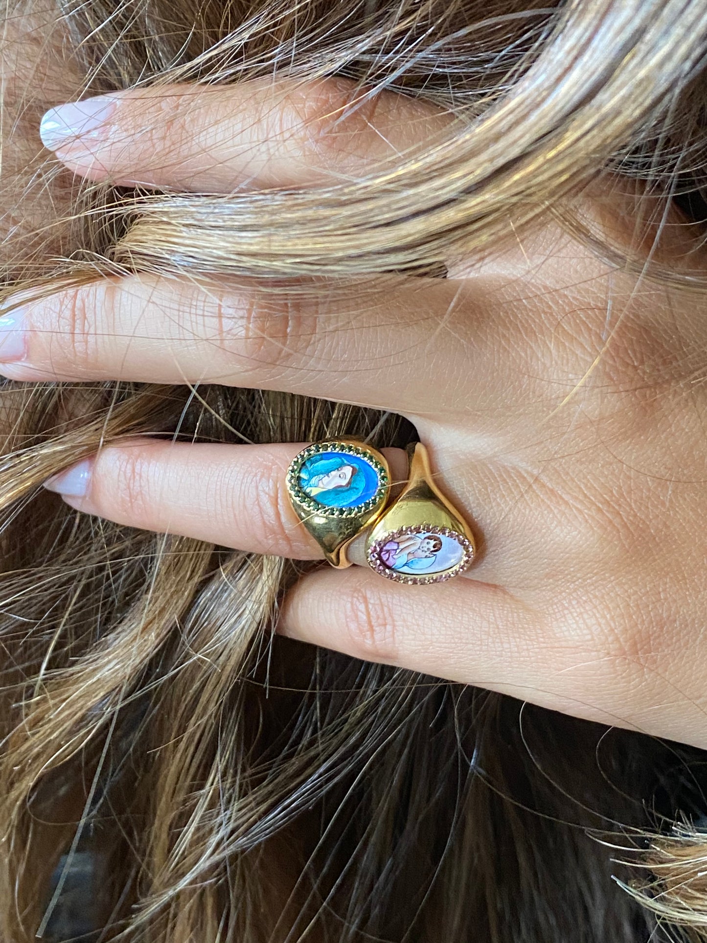 Santos Signet Angel Ring | 18K Gold | Santos y Cielos | Colette Jewelry