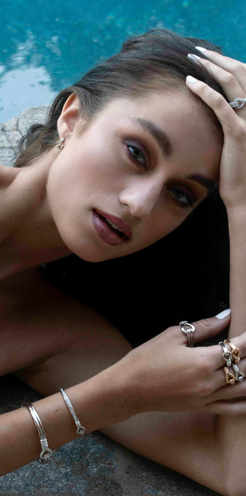 Toi et Moi Mini Hoops – 18K Gold Diamond & Pearl Earrings | Colette Jewelry