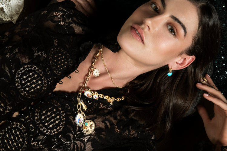 Santos y Cielos - Talismanes y Suertes · Medals, Charms & Protective Symbols