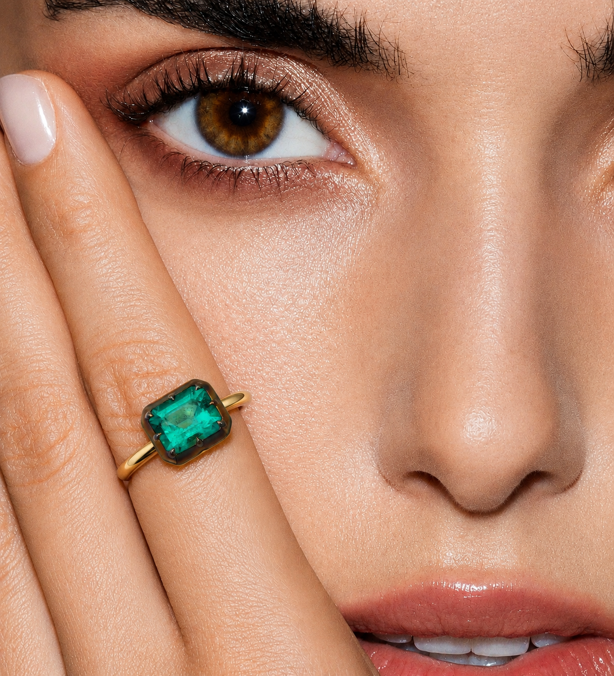 Emerald Essence Ring (L) – 18K Gold & Colombian Emerald | Colette Jewelry