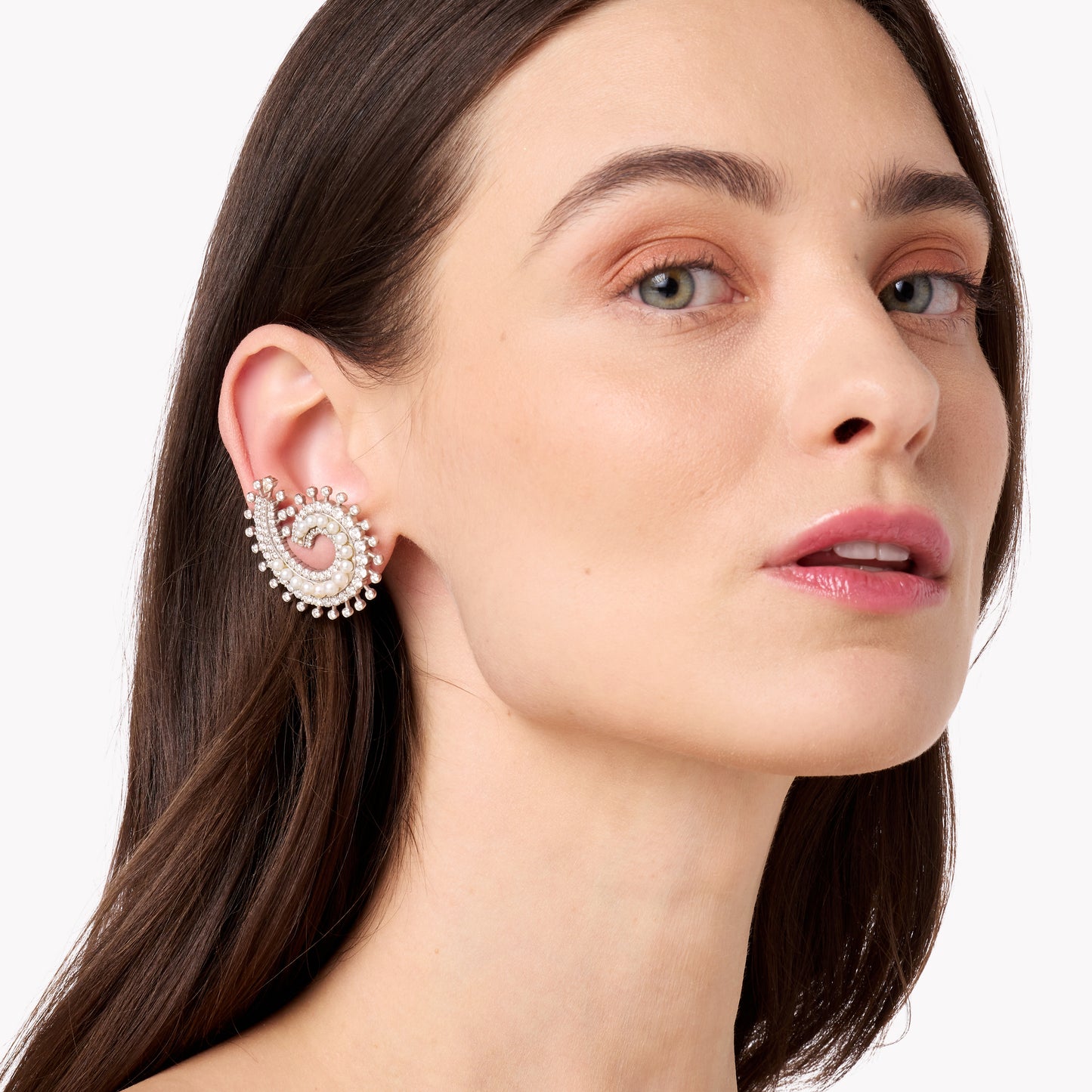 Pearl Curls Stud Earrings in 18K Gold | Colette Jewelry