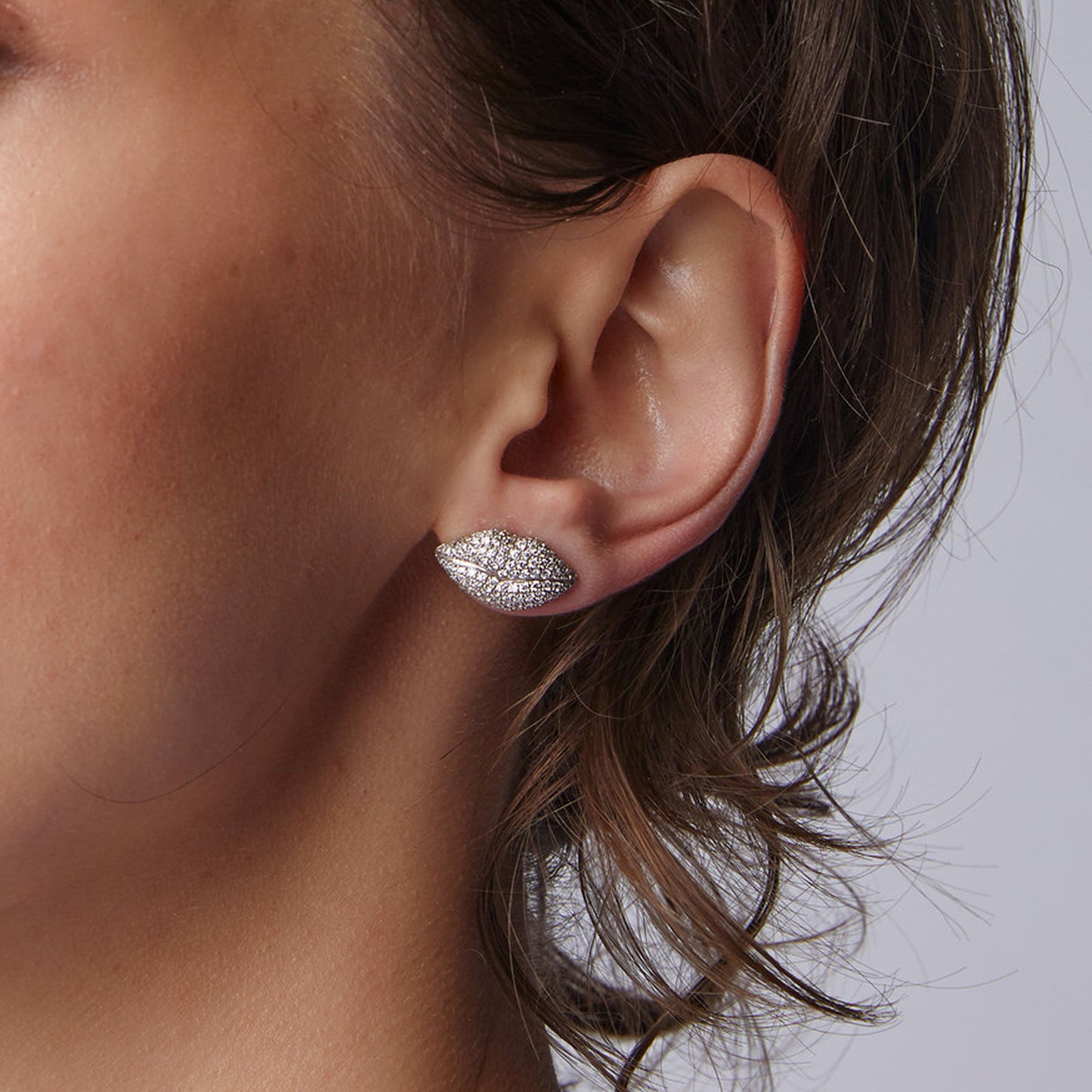 Liopaî Studs | 18K Gold Diamond Earrings | Colette Jewelry