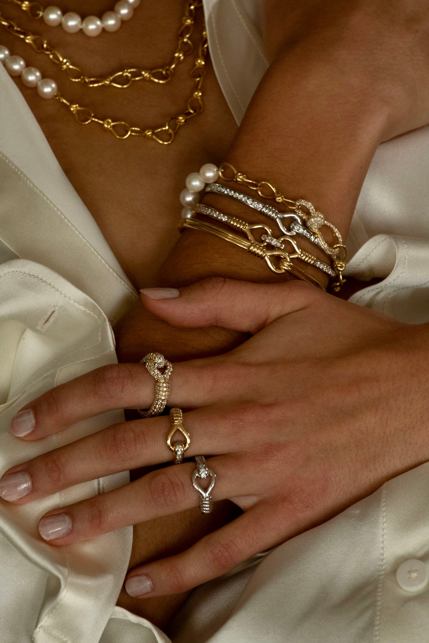 Toi et Moi Double-Knot Bracelet in 18K Gold | Colette Jewelry