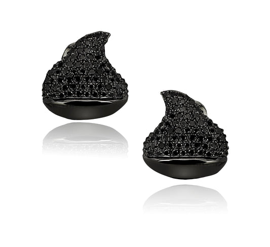 Sharkbite Small Stud Earrings in 18K Gold | Colette Jewelry