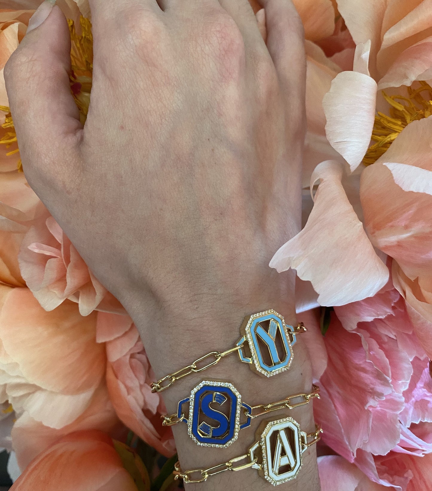Gatsby Initial Bracelet in 18K Gold – Fifteen Colors | Colette Jewelry