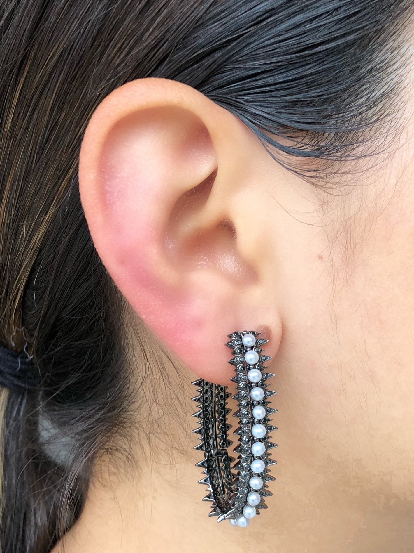 Spike Hoop Pearl Earrings in 18K Gold | Colette Jewelry