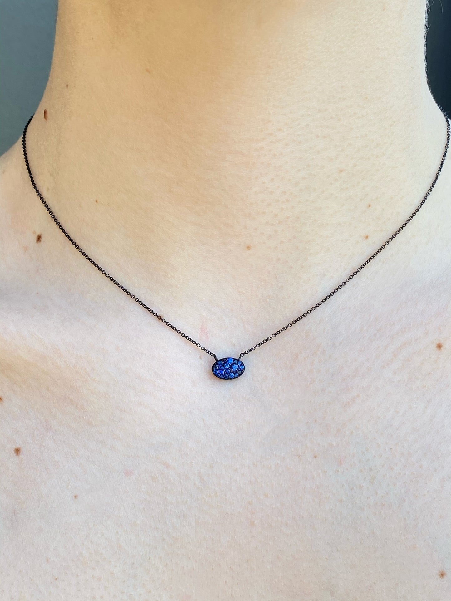 Les Petit Cluster Pendant Blue Sapphire 18K Gold Necklace | Colette Jewelry