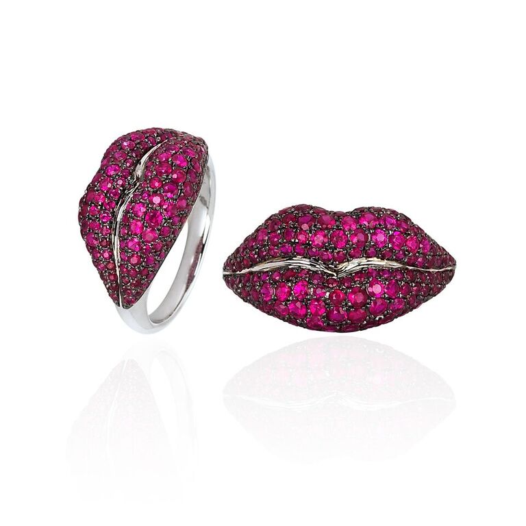Lèvres Ring – 18K Gold Ring by Colette Jewelry