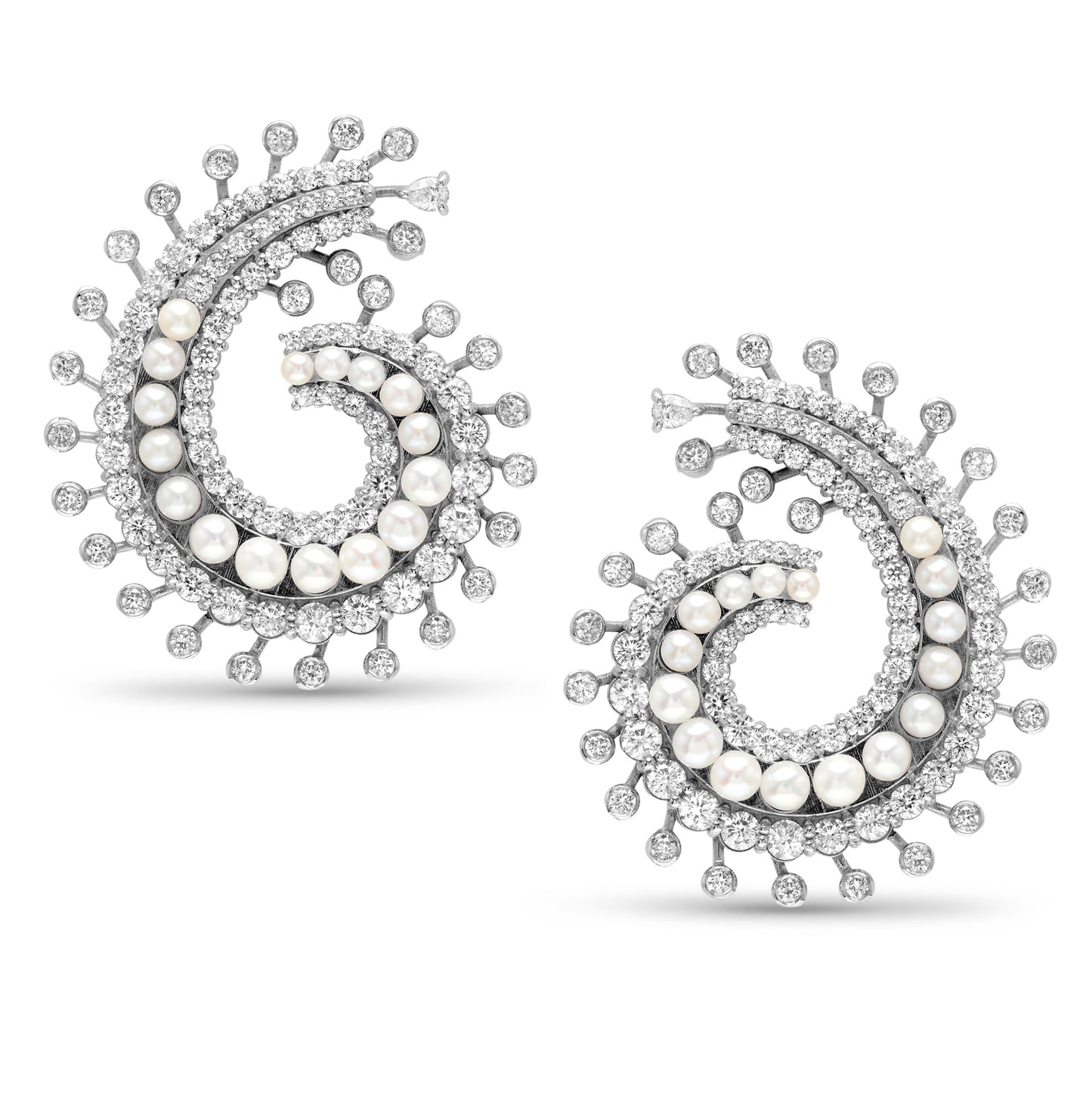 Pearl Curls Stud Earrings in 18K Gold | Colette Jewelry