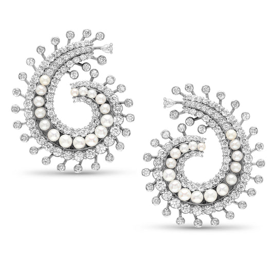 Pearl Curls Stud Earrings in 18K Gold | Colette Jewelry
